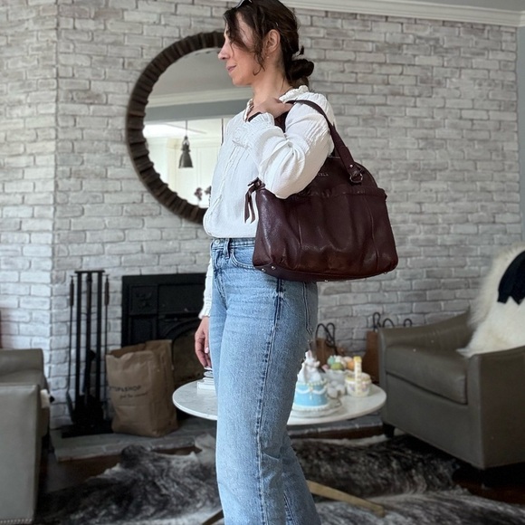 Furla Italian Leather Burgundy Tote Handbag - Picture 3 of 15